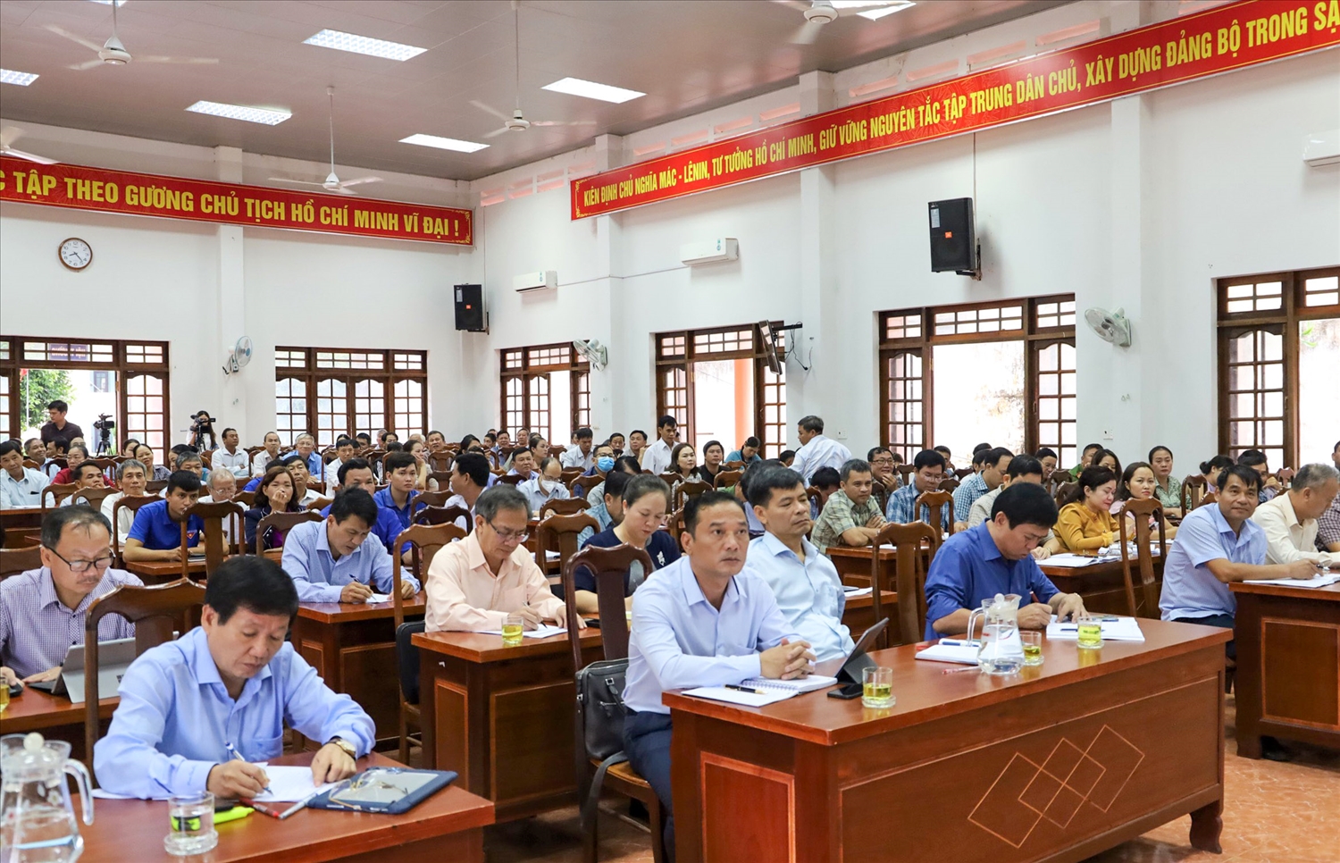 Đoàn Đại biểu Quốc hội tỉnh Đắk Lắk tiếp xúc cử tri tại huyện Krông Ana