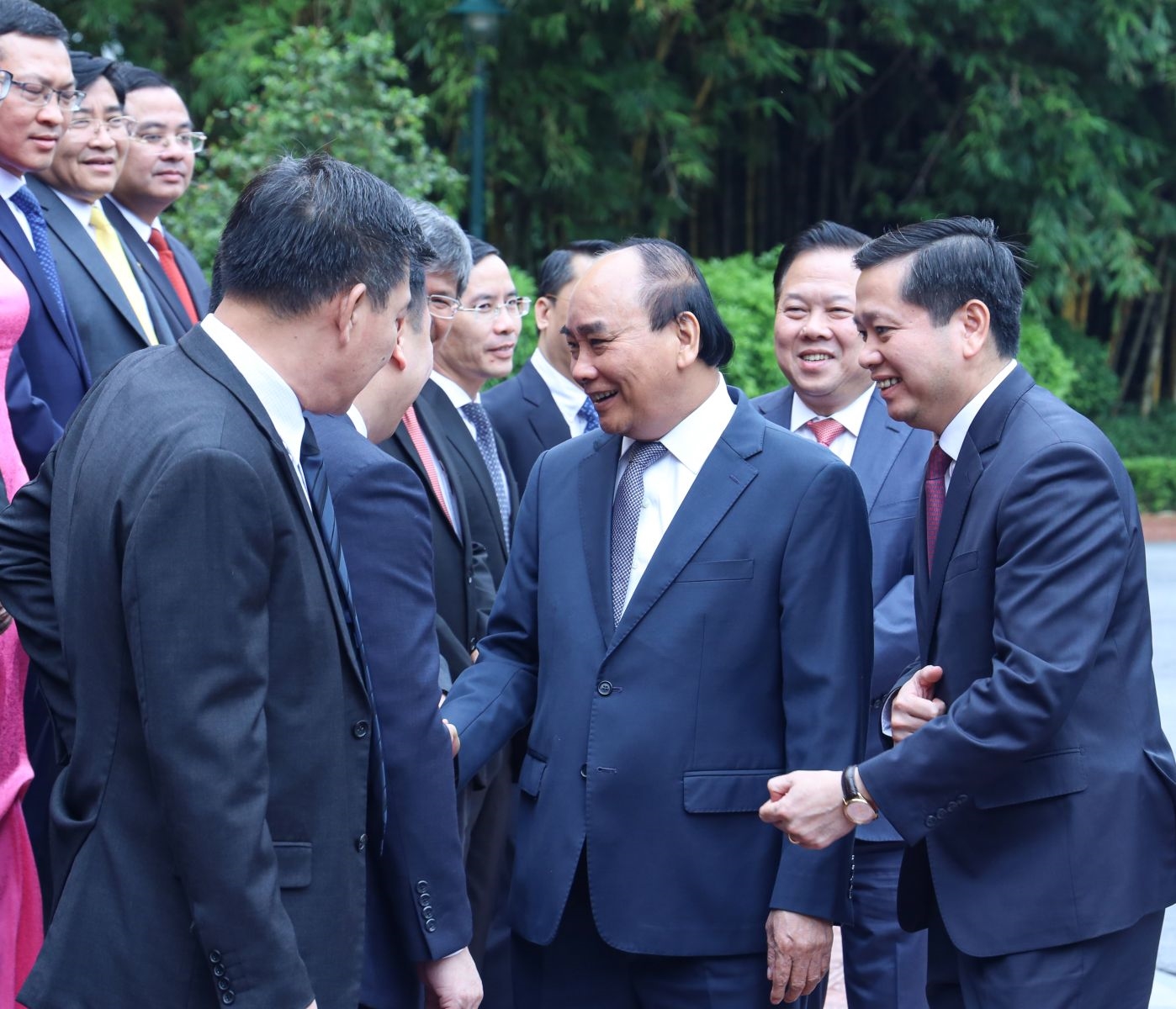 Chủ tịch nước Nguyễn Xuân Phúc với các đại biểu. Ảnh: VPCTN