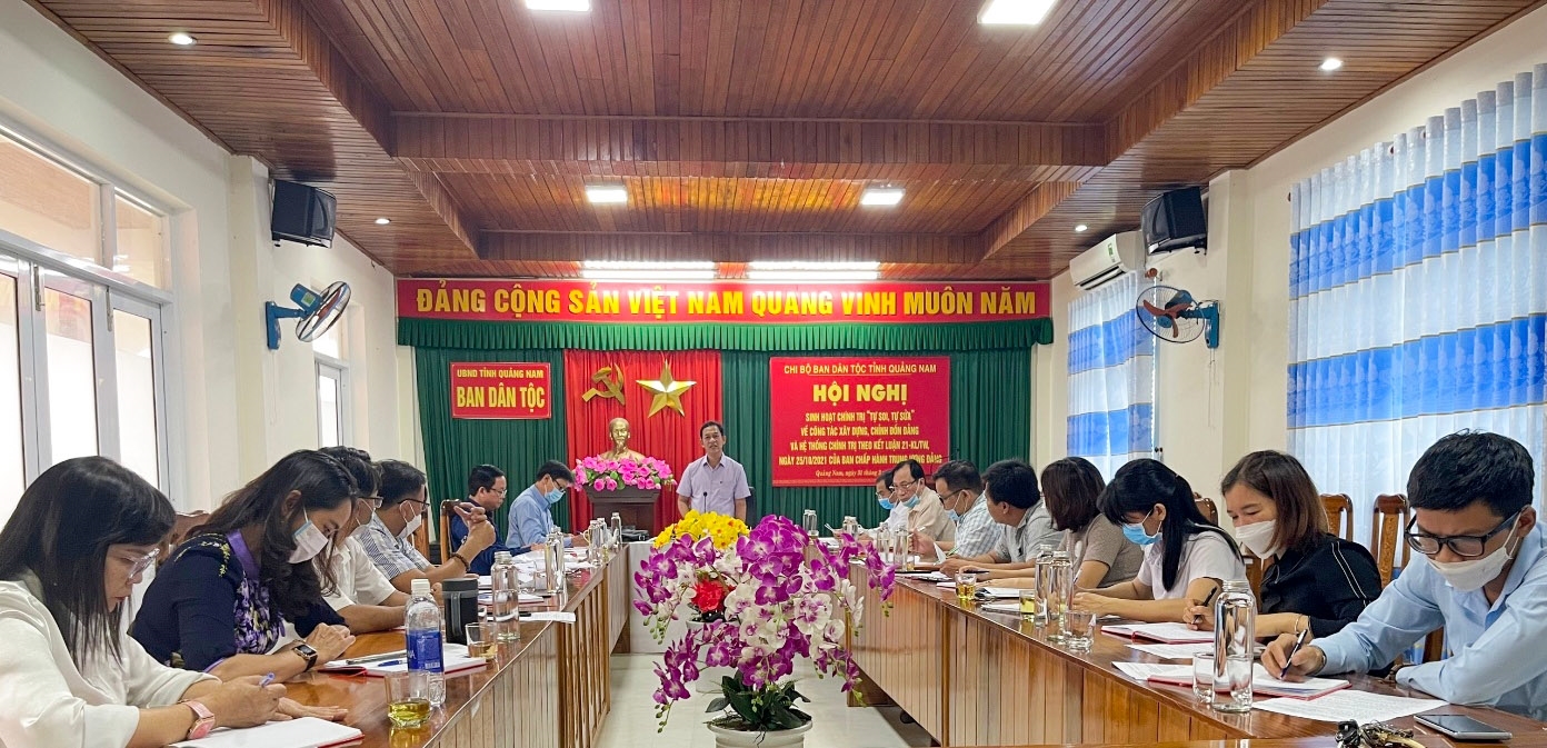 Chi bộ Ban Dân tộc tỉnh Quảng Nam tổ chức Hội nghị “tự soi, tự sửa” trong cán bộ đảng viên