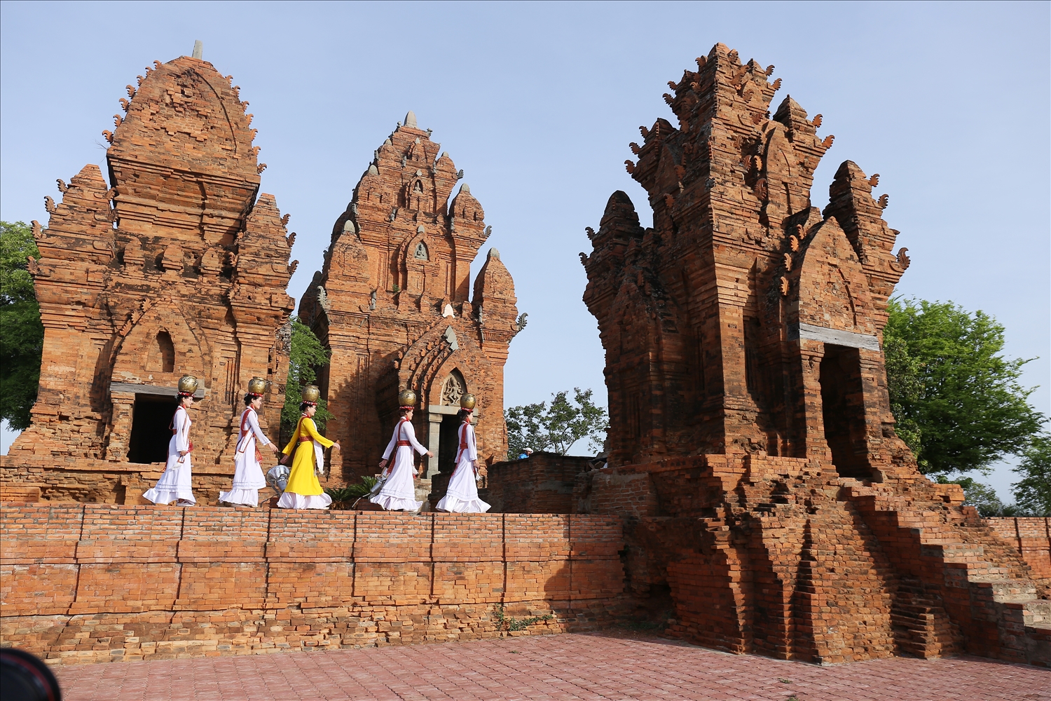 Tháp Chăm- di sản văn hóa của đồng bào Chăm Ninh Thuận 