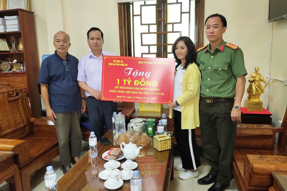Masan đã ủng hộ 1 tỷ đồng cho UBND huyện Kỳ Sơn để cùng chính quyền địa phương và bà con nhanh chóng khắc phục thiệt hại