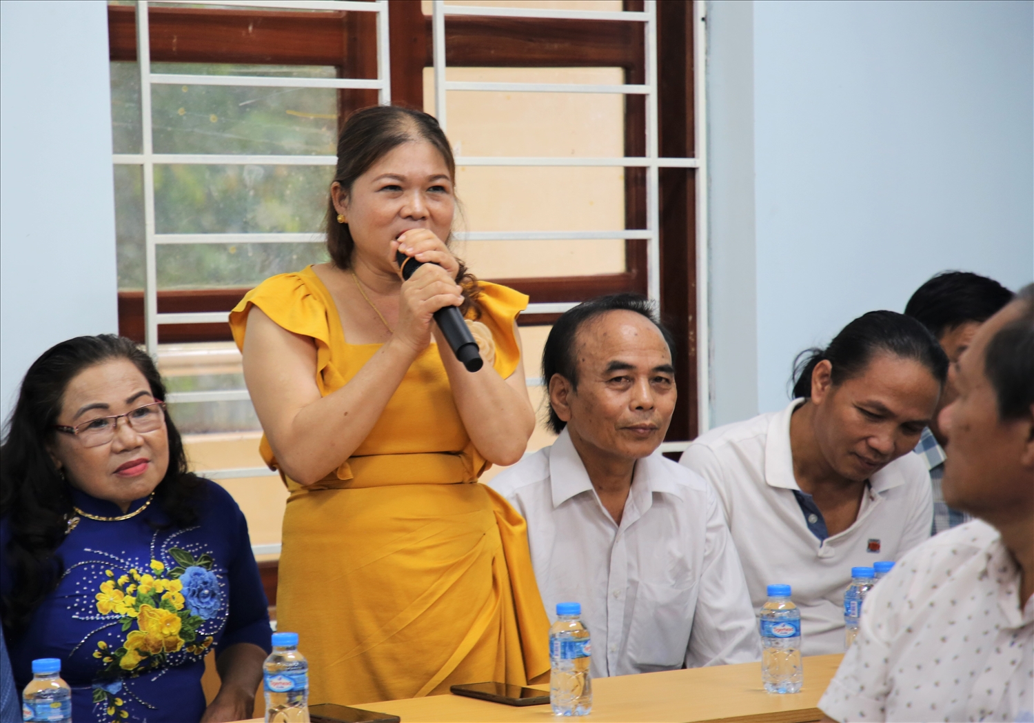 Bà Trần Thị Phượng chia sẻ câu chuyện con trẻ học tiếng Việt tại Lào