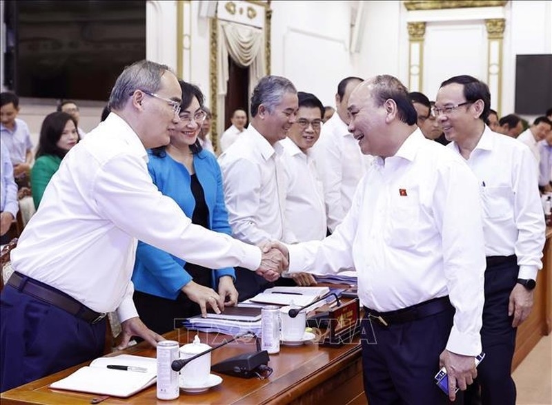 Chủ tịch nước Nguyễn Xuân Phúc và các đại biểu