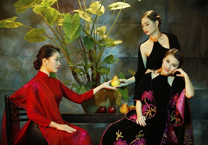 Các mẫu áo dài do nhà thiết kế Lan Hương thể hiện sẽ được hoa hậu, người mẫu biểu diễn và để du khách mặc trải nghiệm tại Lễ hội Du lịch – Văn hoá Việt Nam tại Hàn Quốc