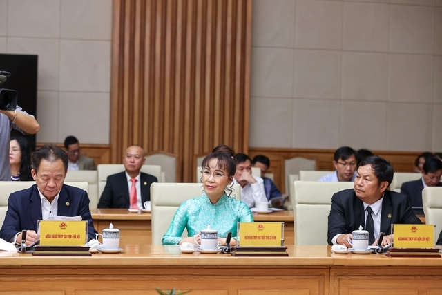 Gần 70 đại biểu là Chủ tịch, Tổng Giám đốc các ngân hàng thương mại đang hoạt động tại Việt Nam.dự cuộc gặp mặt với Thủ tướng Chính phủ - Ảnh: VGP/Nhật Bắc