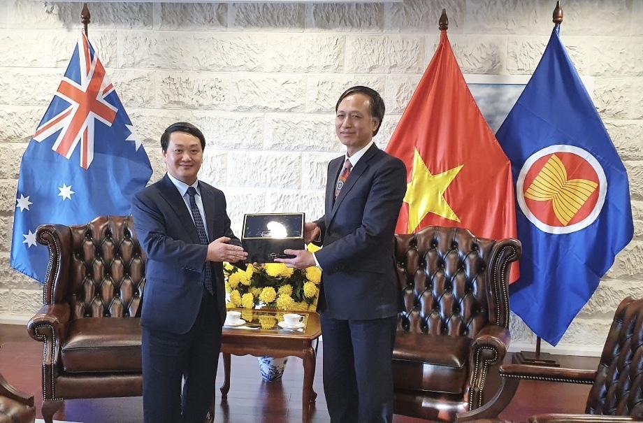 Bộ trưởng, Chủ nhiệm UBDT Hầu A Lềnh đến thăm Đại sứ quán Việt Nam tại Australia
