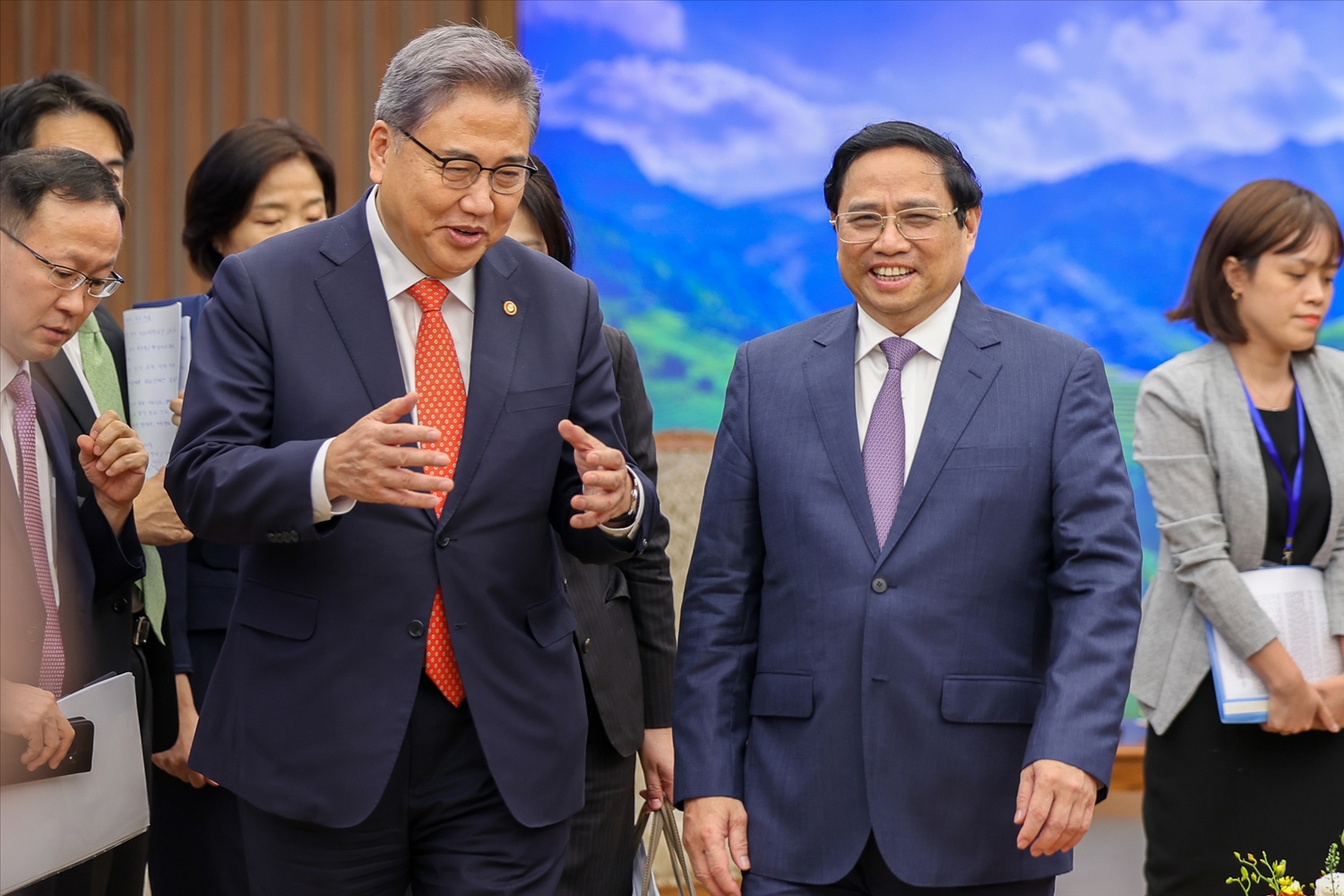 Bộ trưởng Park Jin khẳng định, Hàn Quốc luôn mong muốn tăng cường hơn nữa hợp tác với Việt Nam trên tất cả các lĩnh vực - Ảnh: VGP/Nhật Bắc