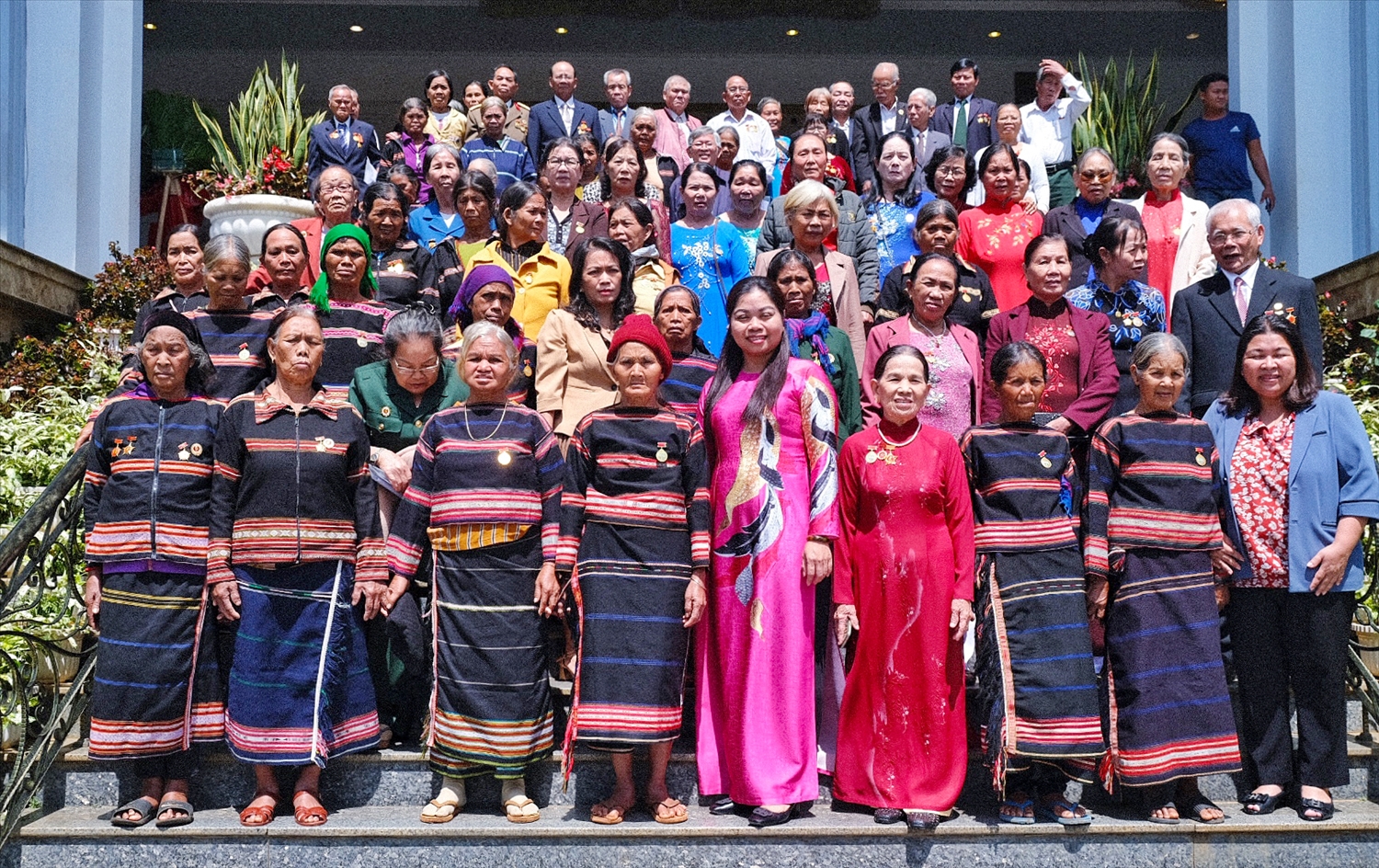 81 nữ cựu tù chính trị yêu nước tiêu biểu tỉnh Gia Lai tham dự họp mặt tại Tp. Pleiku