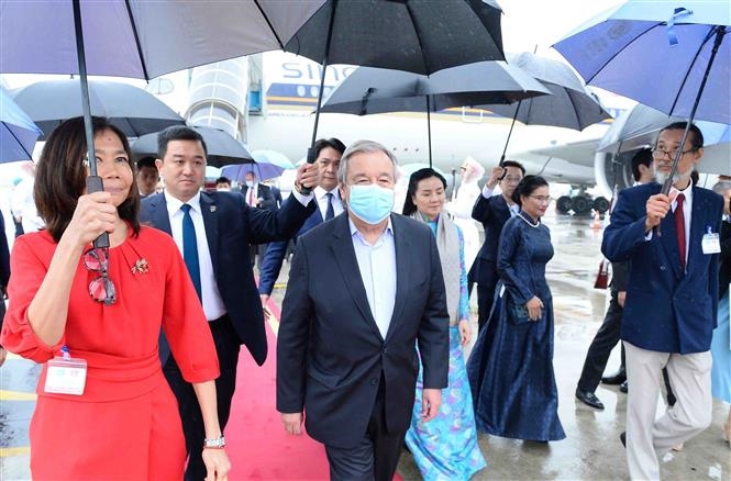 Tổng Thư ký LHQ António Guterres đến Hà Nội, bắt đầu chuyến thăm chính thức Việt Nam từ ngày 21/10 đến 22/10. (Ảnh: TTXVN)