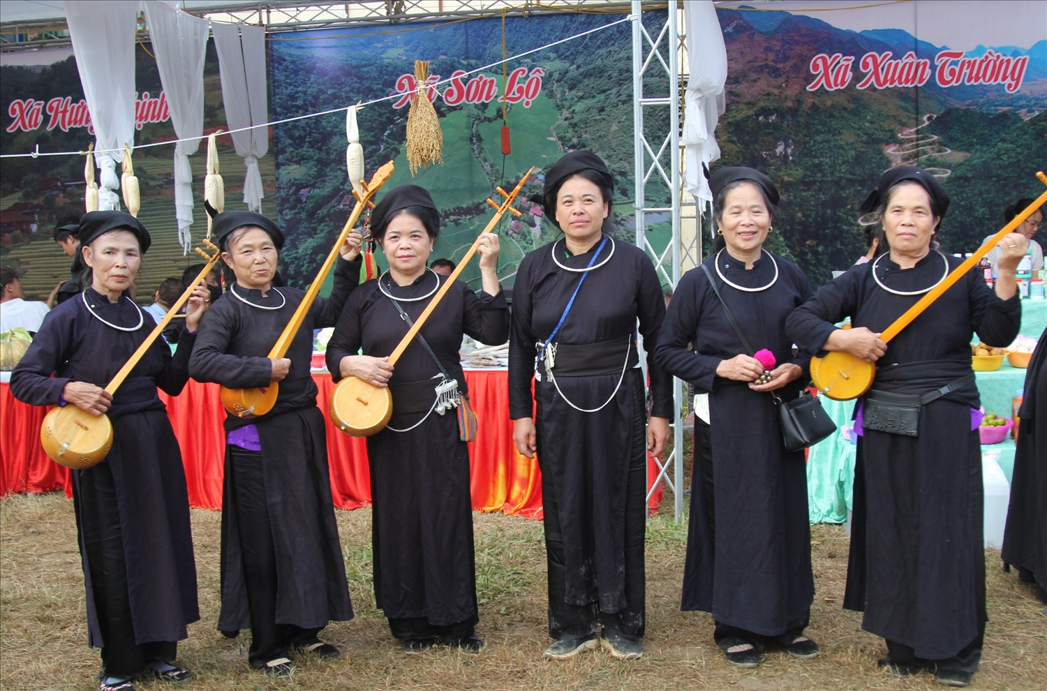 Nhiều câu lạc bộ hát dân ca được thành lập để bảo tồn, gìn giữ văn hoá truyền thống và phát triển du lịch cộng đồng