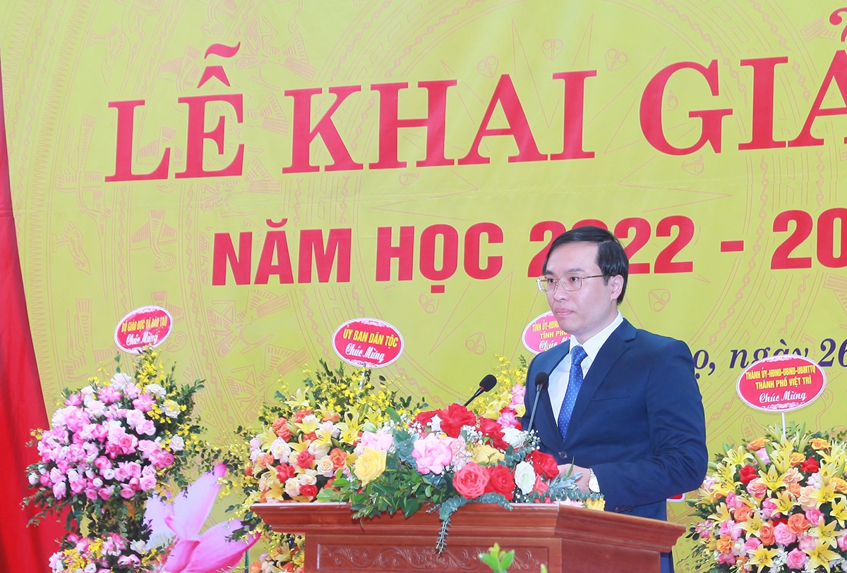 Hiệu trưởng Trường Dự bị Đại học Dân tộc Trung ương Nguyễn Tuấn Anh phát biểu tại Lễ khai giảng