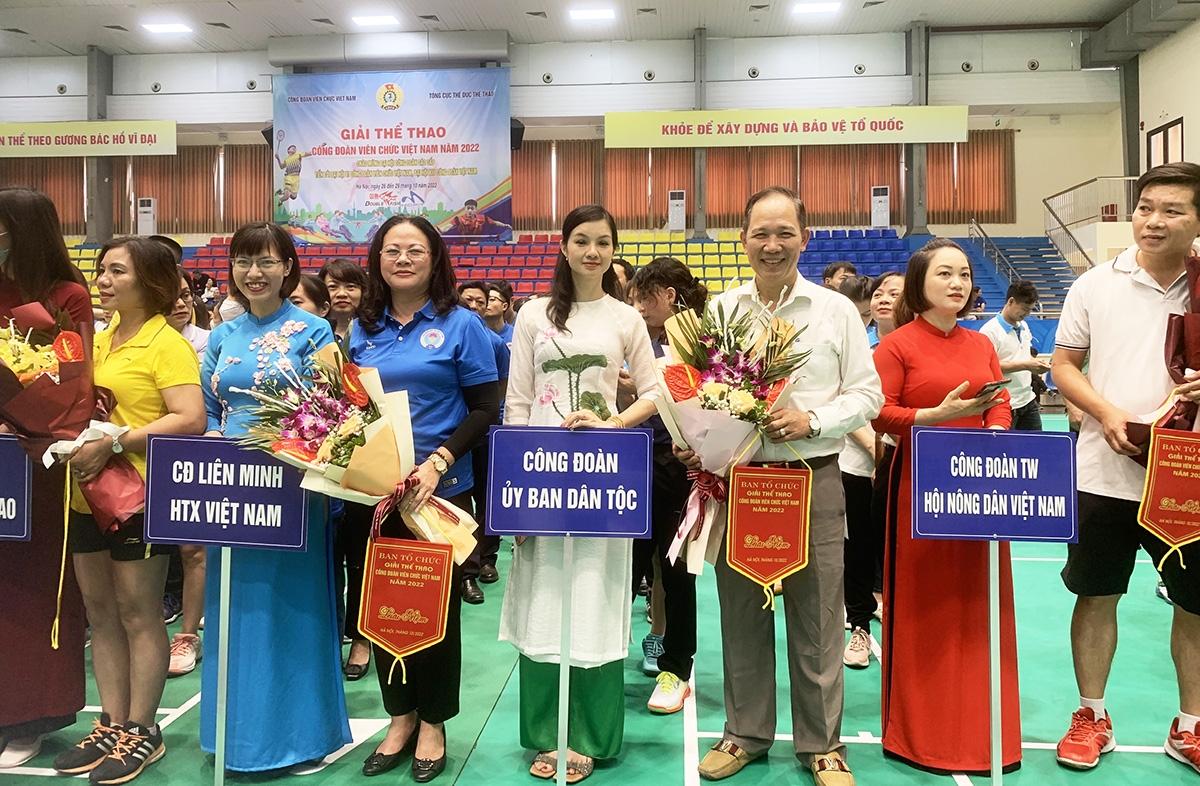 Công đoàn Ủy ban Dân tộc tham gia Giải Thể thao Công đoàn Viên chức Việt Nam năm 2022 với cả 3 môn thi đấu