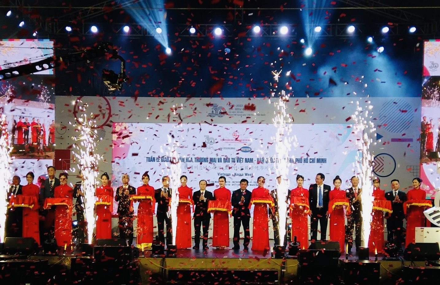 TP Hồ Chí Minh khai mạc Tuần lễ giao lưu văn hóa, thương mại và đầu tư Việt Nam - Hàn Quốc trong tối 28/10.