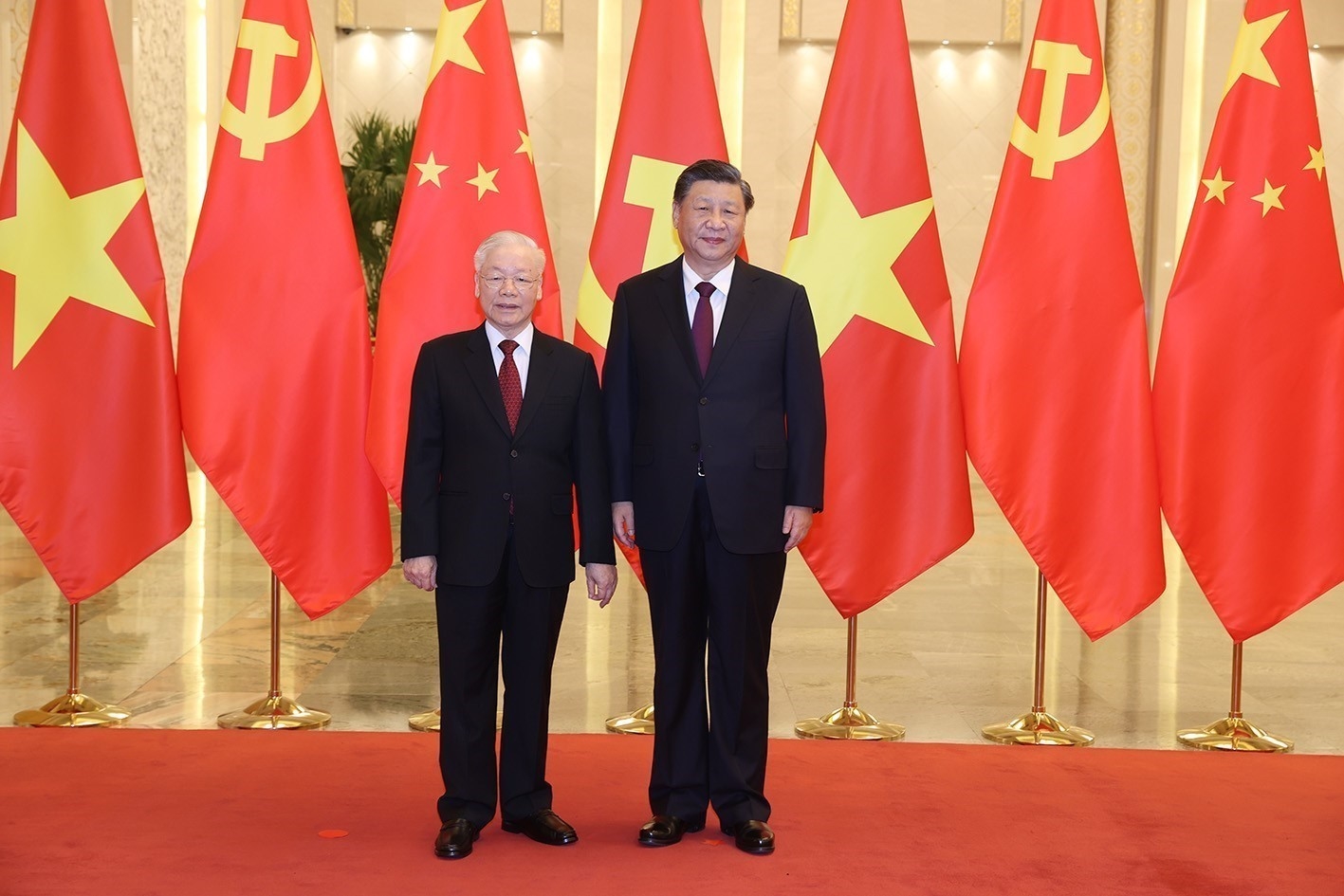 Tổng Bí thư Nguyễn Phú Trọng và Tổng Bí thư, Chủ tịch Trung Quốc Tập Cận Bình chụp ảnh chung. Ảnh: Trí Dũng/TTXVN
