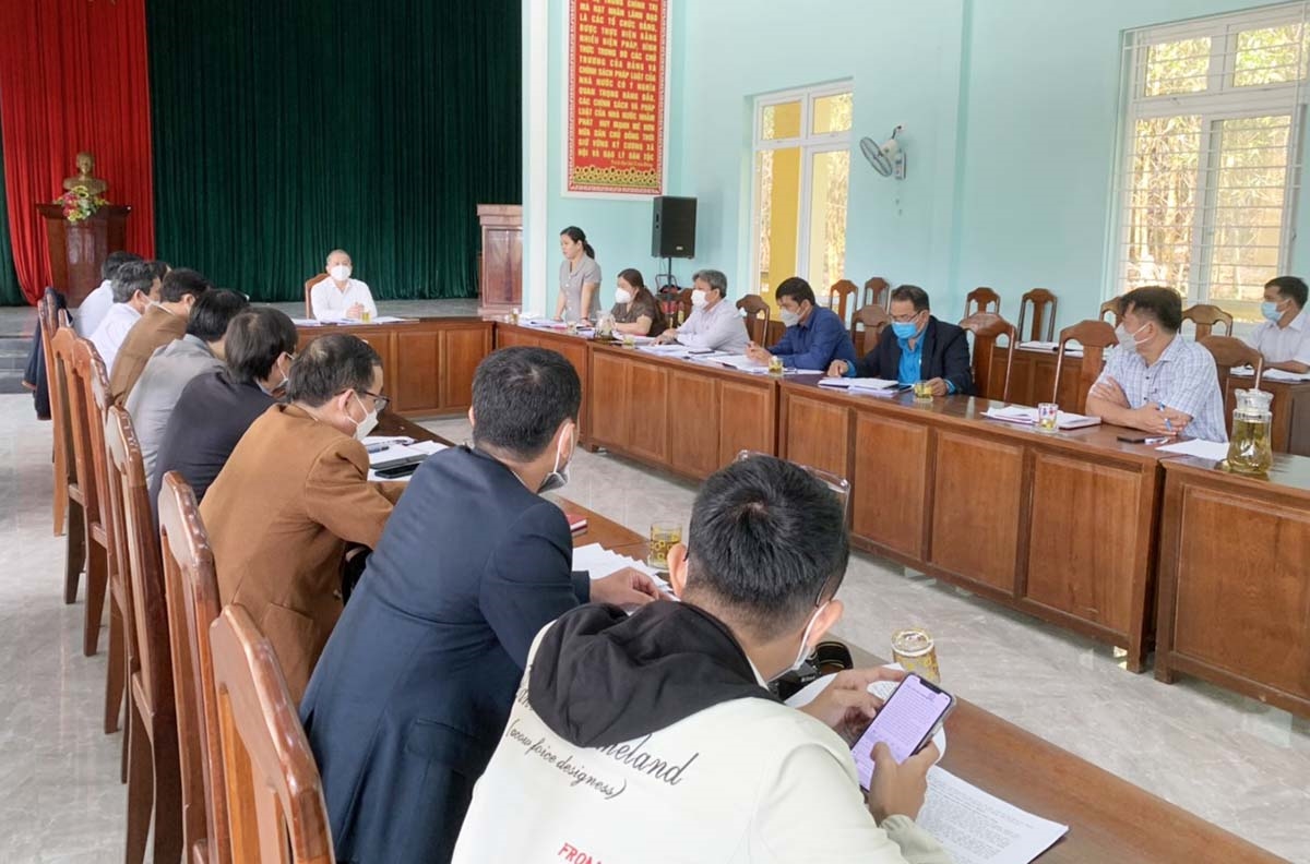 Một buổi làm việc của Tỉnh ủy với lãnh đạo xã Hương Hữu liên quan đến tình hình phát triển KT-XH của địa phương