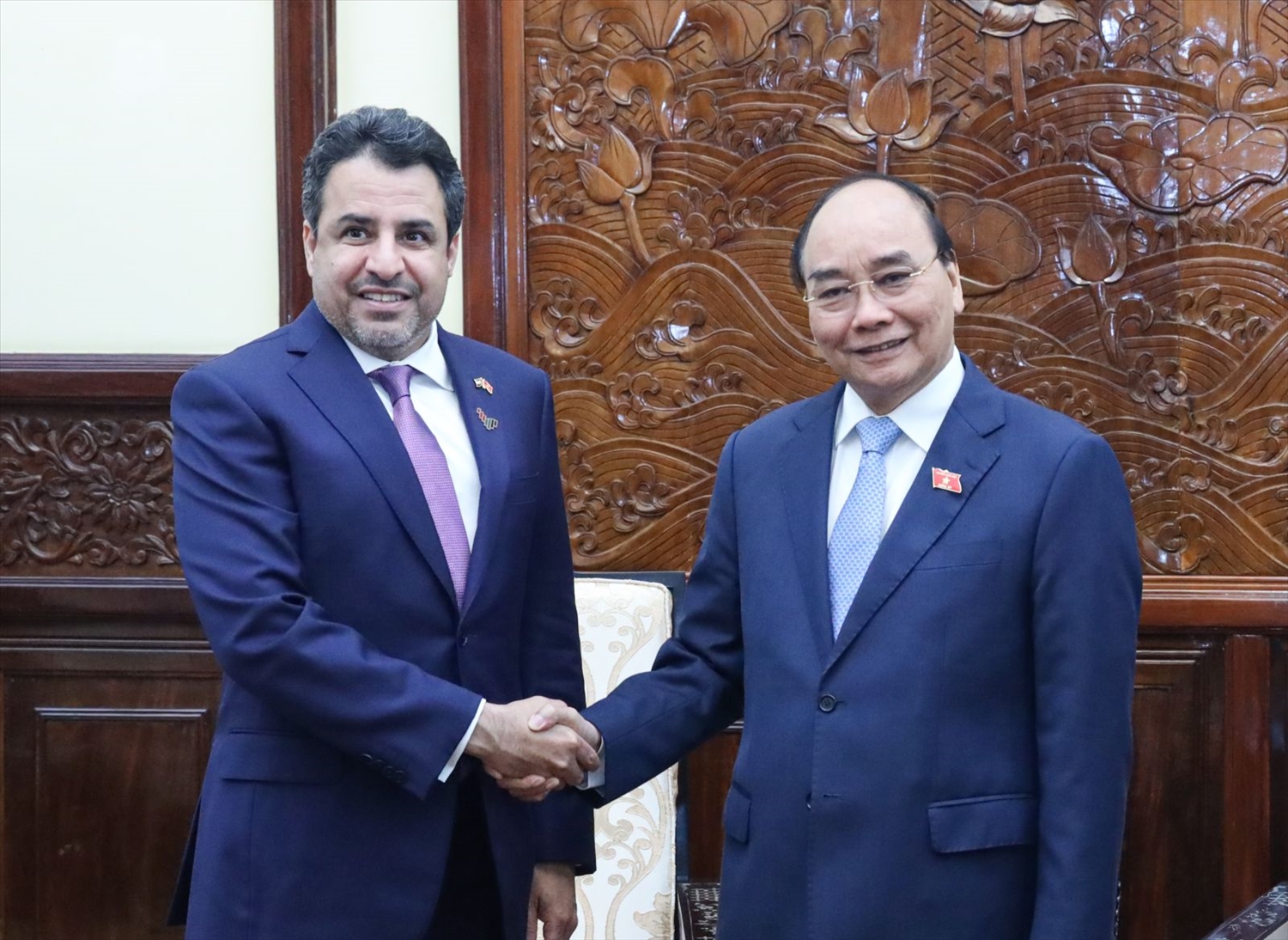 Chủ tịch nước Nguyễn Xuân Phúc tiếp Đại sứ UAE tại Việt Nam Obaid Saeed bin Tarish Al Dhaheri . Ảnh: VPCTN