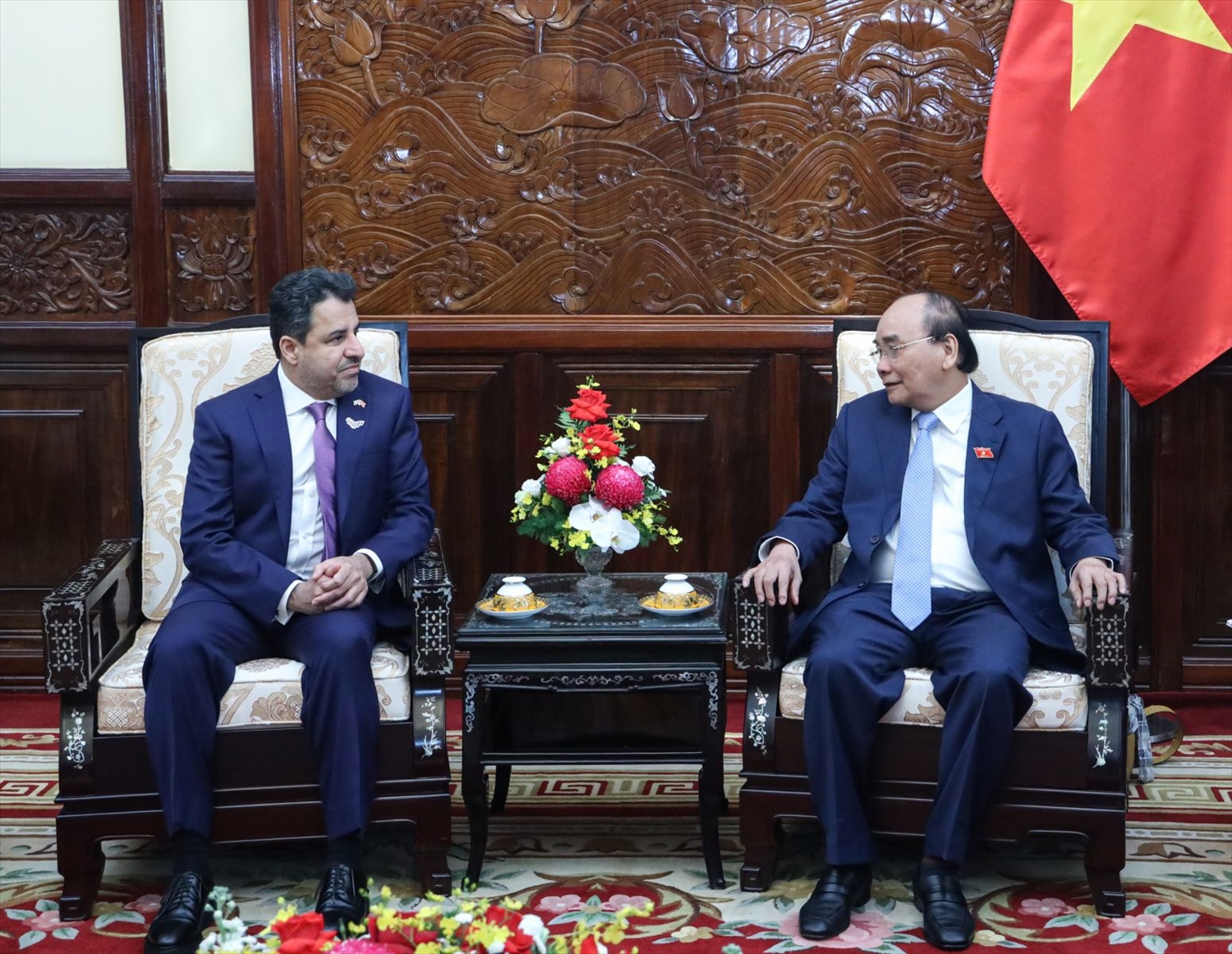 Chủ tịch nước Nguyễn Xuân Phúc tiếp Đại sứ UAE tại Việt Nam Obaid Saeed bin Tarish Al Dhaheri . Ảnh: VPCTN