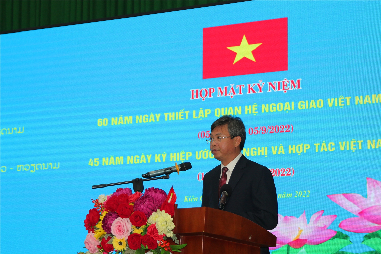 Ông Nguyễn Lưu Trung, Phó Chủ tịch UBND tỉnh Kiên Giang phát biểu chào mừng tại buổi họp mặt