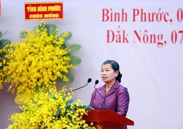 Phó Thủ tướng Vương quốc Campuchia Men Sam An mong muốn các tỉnh biên giới tiếp tục hợp tác để duy trì tình hữu nghị giữa hai dân tộc, ngăn chặn những hành động tuyên truyền kích động của các thế lực thù địch nhằm phá vỡ tình hữu nghị Việt Nam - Campuchia - Ảnh: VGP/Hải Minh