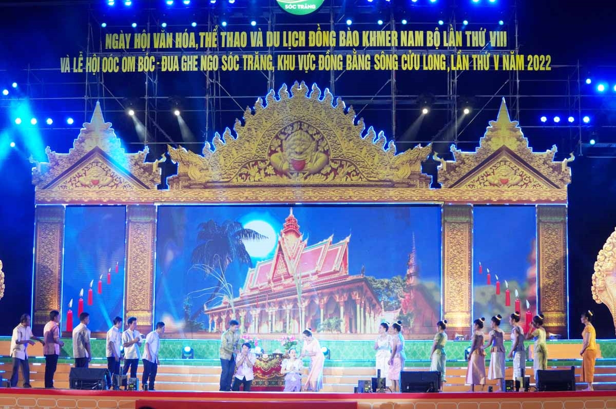 Tiết mục phục dựng sự tích cúng trăng của đồng bào Khmer tại Lễ khai mạc ngày hội