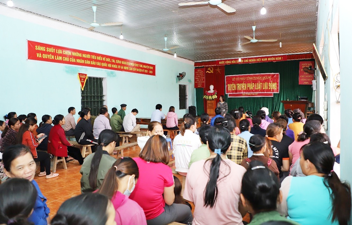 Một buổi truyên truyền PBGDPL đến đồng bào DTTS trên địa bàn huyện miền núi tỉnh Tuyên Quang