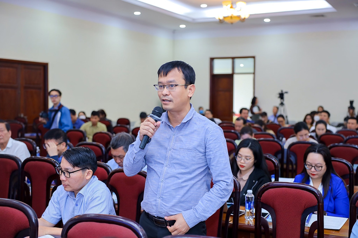 Ông Nguyễn Văn Hoài - Phó Tổng Biên tập Báo Nông thôn ngày nay phát biểu tại Hội nghị