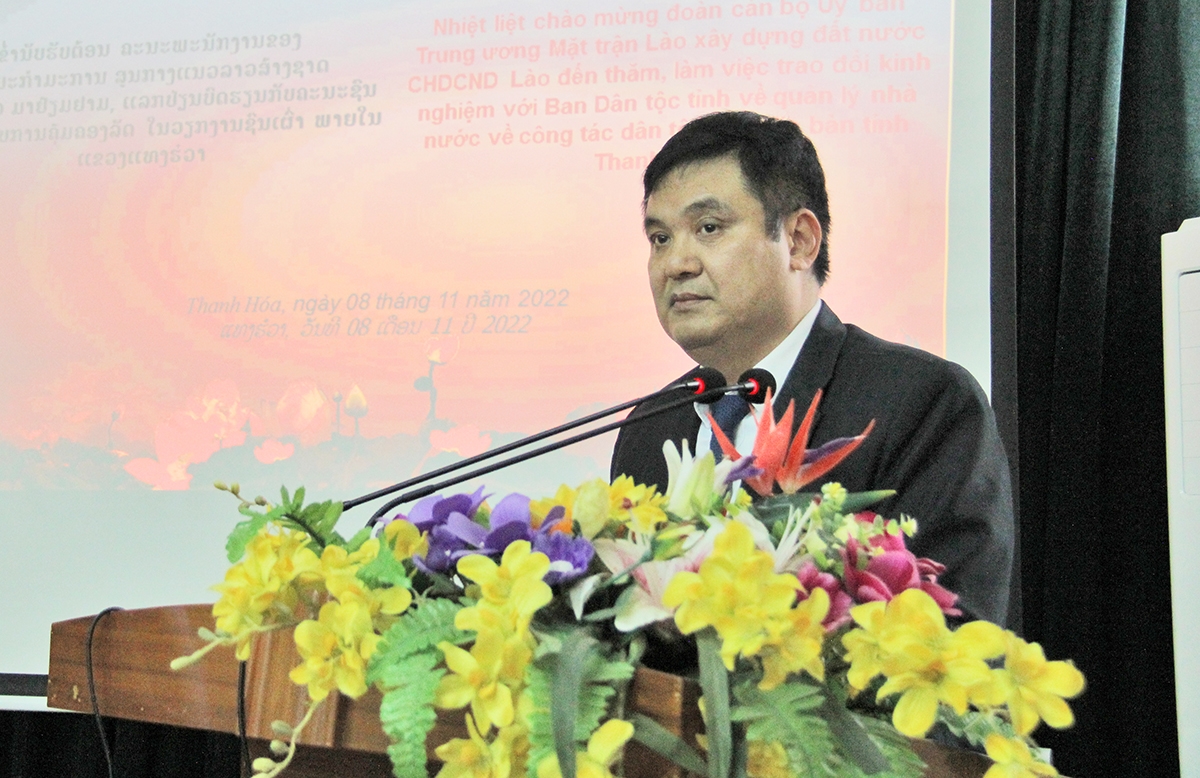 Ông Hoàng Văn Bình - Phó vụ Trưởng vụ Hợp tác Quốc tế - Ủy ban Dân tộc phát biểu tại buổi làm việc
