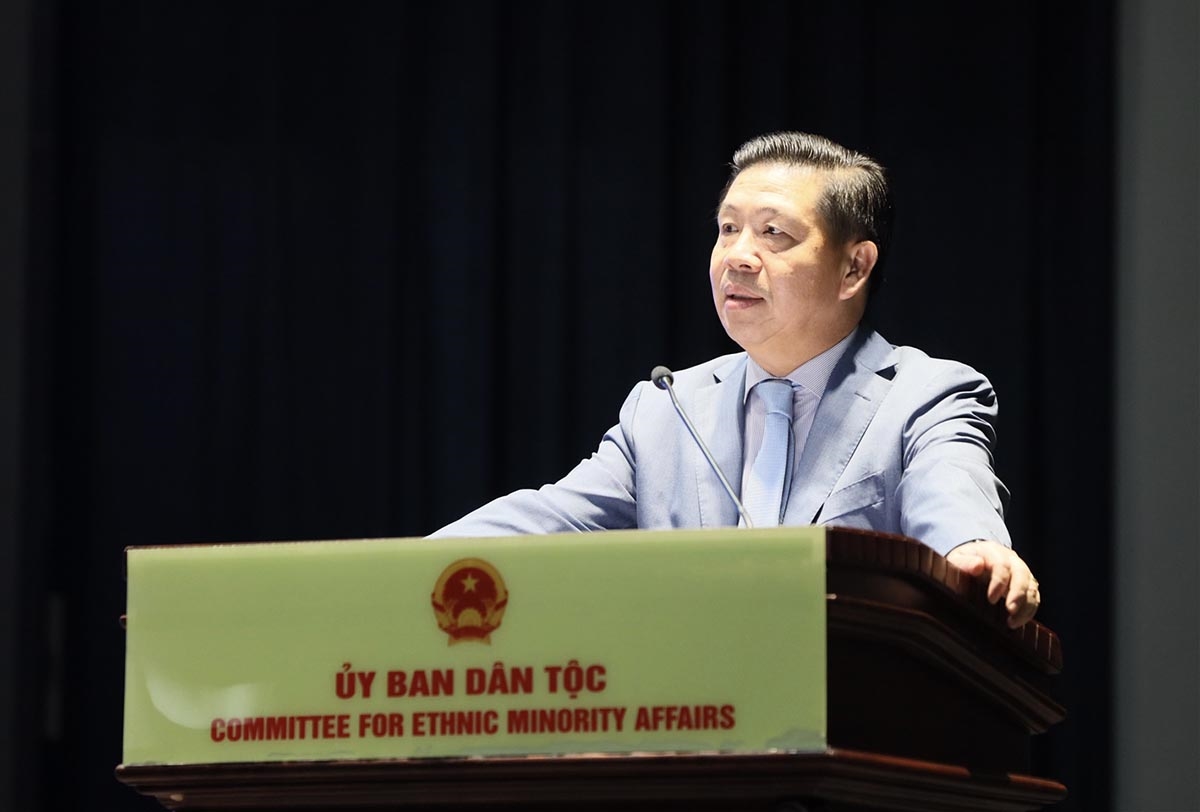 Thứ trưởng, Phó Chủ nhiệm Ủy ban Dân tộc Lê Sơn Hải phát biểu chỉ đạo Lễ bế giảng