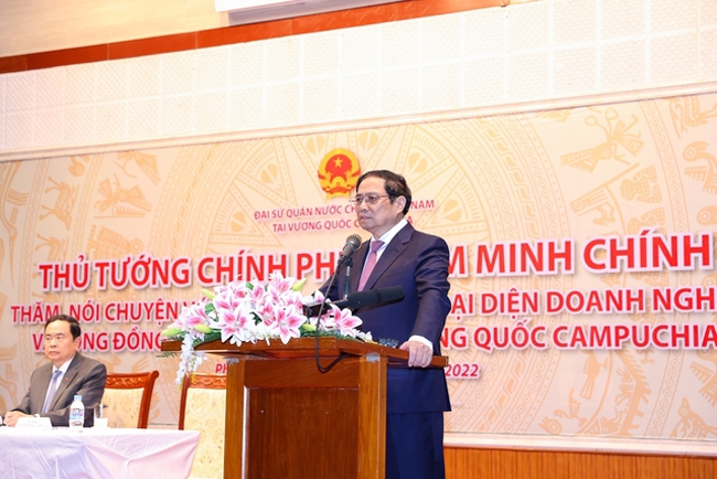 Thủ tướng giao các cơ quan tiếp tục trao đổi với phía Campuchia để tiếp tục tạo điều kiện thuận lợi cho cộng đồng người gốc Việt sinh sống, làm ăn ổn định. (Ảnh: VGP/Nhật Bắc)