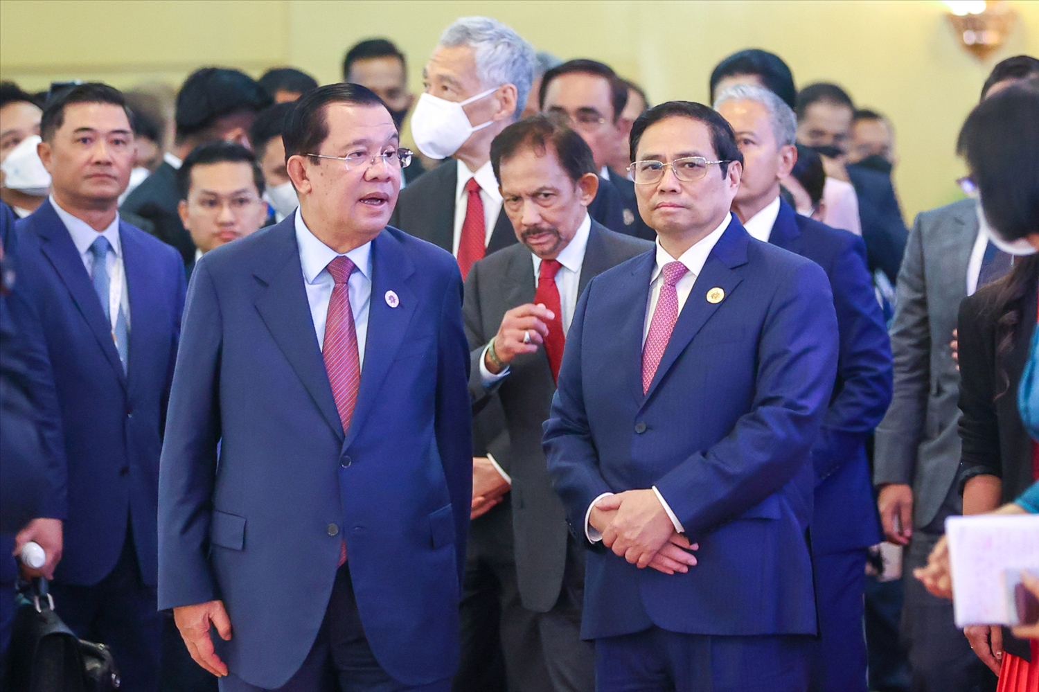 Thủ tướng Phạm Minh Chính, Thủ tướng Campuchia Samdech Techo Hun Sen cùng Lãnh đạo các nước ASEAN dự khai mạc Hội nghị Cấp cao ASEAN lần thứ 40, 41 - Ảnh: VGP/Nhật Bắc