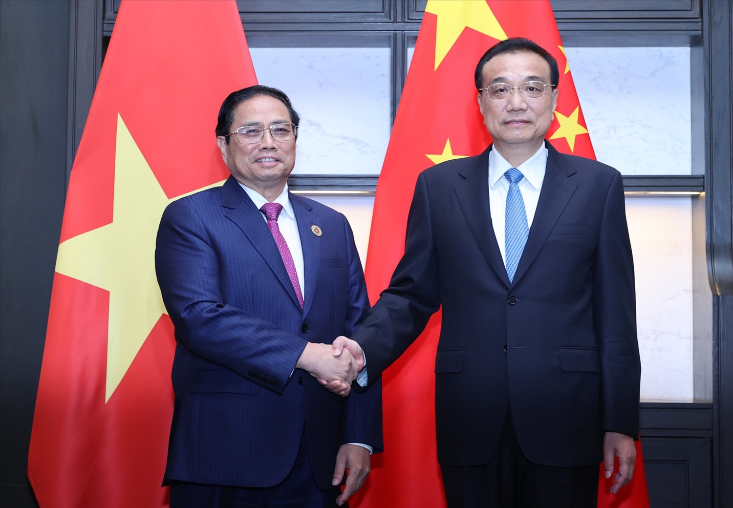 Thủ tướng Phạm Minh Chính hội kiến Thủ tướng Trung Quốc Lý Khắc Cường - Ảnh: VGP/Nhật Bắc