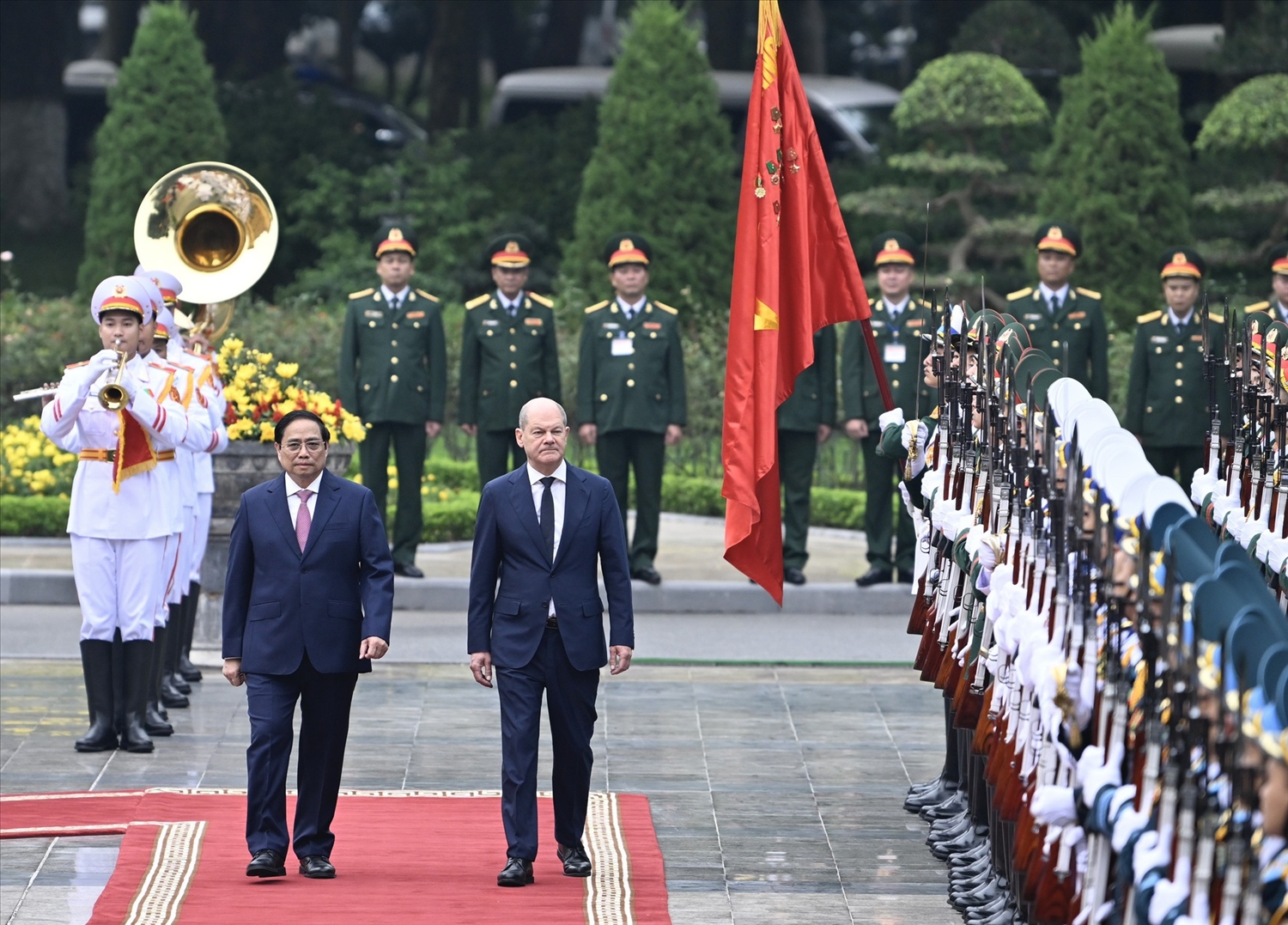 Lễ đón được tổ chức trọng thể theo nghi thức dành cho người đứng đầu Chính phủ thăm chính thức Việt Nam - Ảnh: VGP/Nhật Bắc