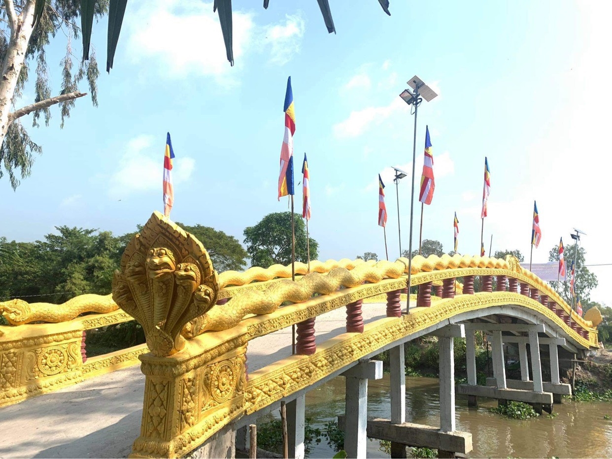 Những chiếc cầu không chỉ được xây dựng trong vùng đồng bào Khmer mà còn mang đậm kiến trúc văn hoá dân tộc 