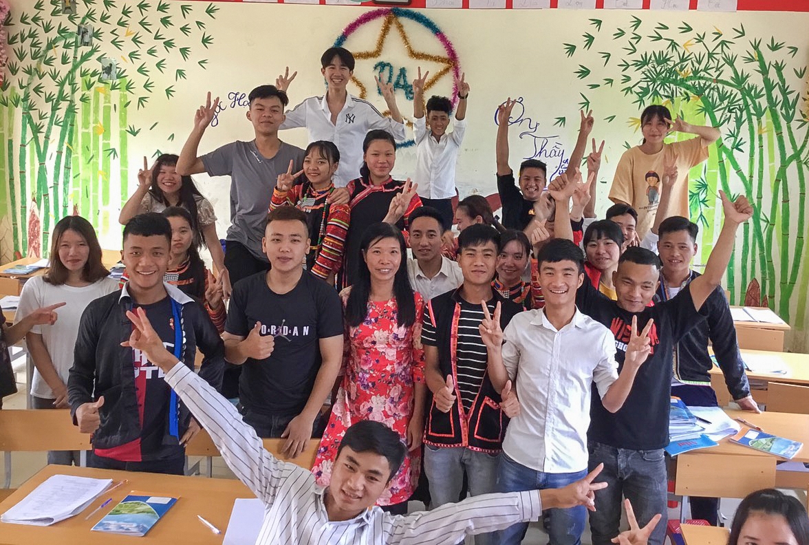 Cô Nguyễn Thị Ngọc được học sinh ở Ka Lăng gọi là “cô giáo nói tiếng Tây”.