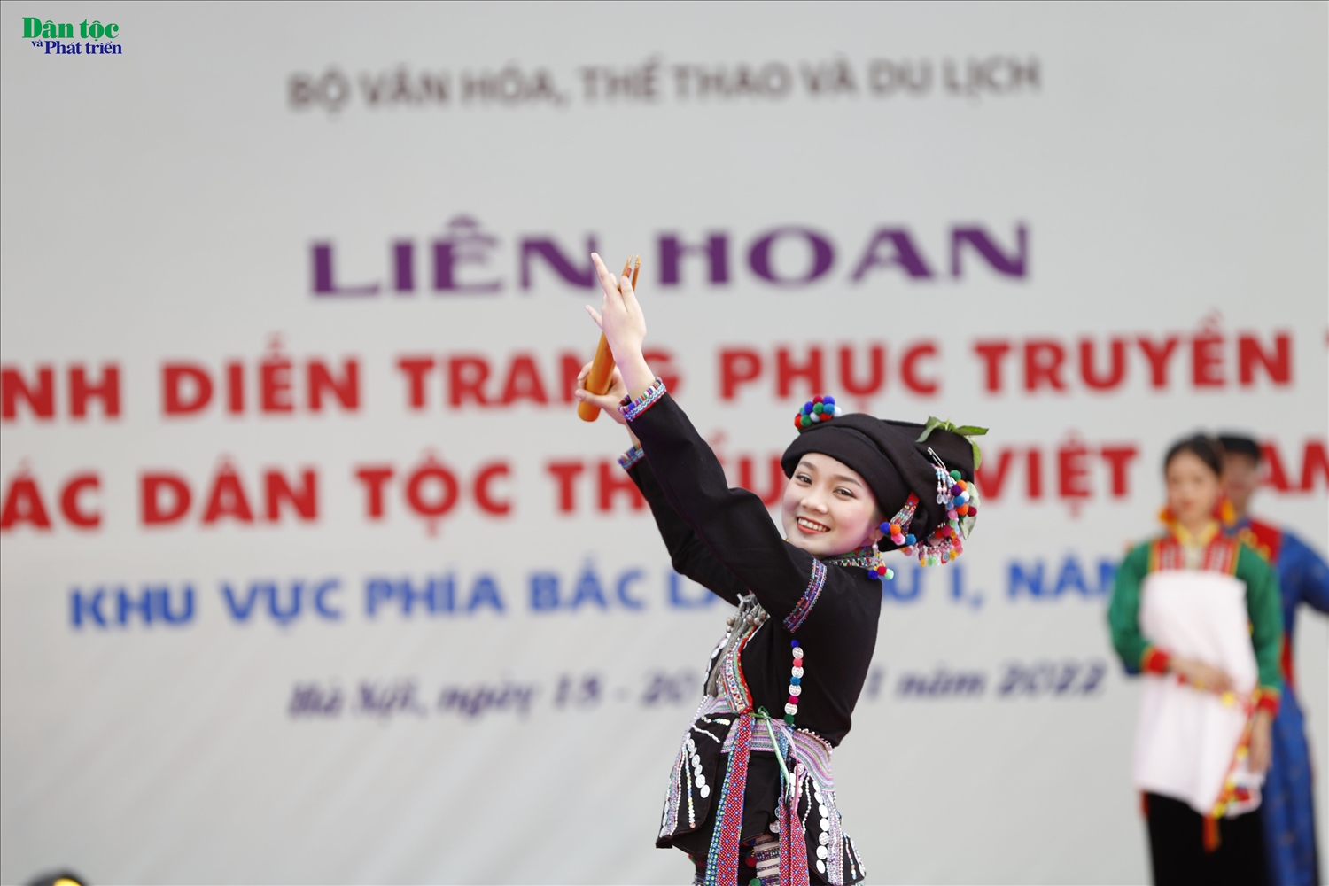 Trình diễn trang phục truyền thống dân tộc Lào (tỉnh Lai Châu) 