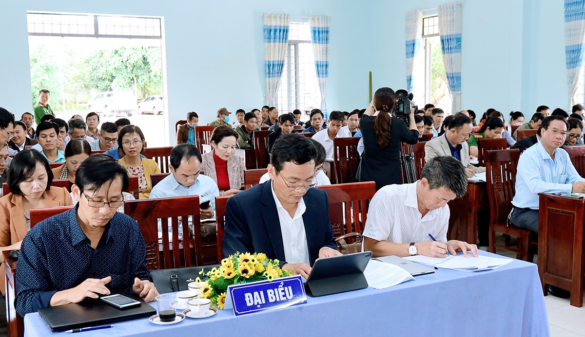 Hội nghị tiếp xúc cử tri tại thị xã Buôn Hồ