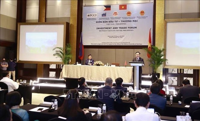 Chủ tịch Quốc hội Vương Đình Huệ phát biểu tại Diễn đàn đầu tư-thương mại Việt Nam-Philippines. (Ảnh: TTXVN)
