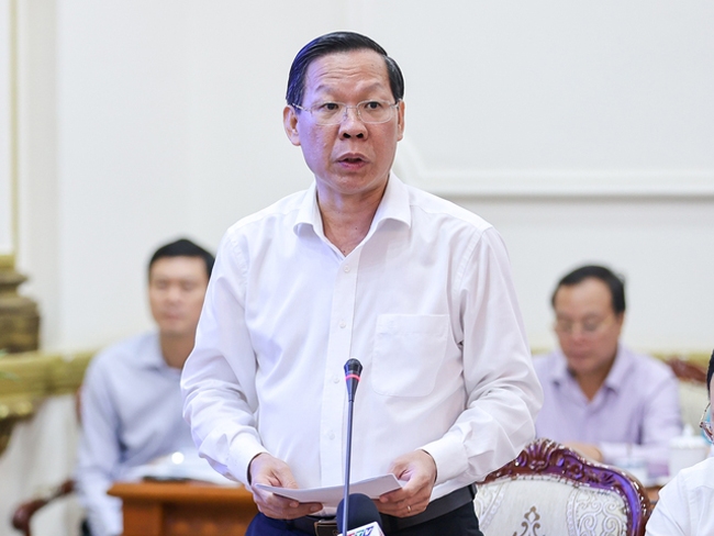Chủ tịch UBND TP. Hồ Chí Minh Phan Văn Mãi cho biết, đến hết ngày 25/11/2022, tổng số vốn đã giải ngân là hơn 12.665 tỷ đồng, đạt tỷ lệ 34%. (Ảnh: VGP/Nhật Bắc) 