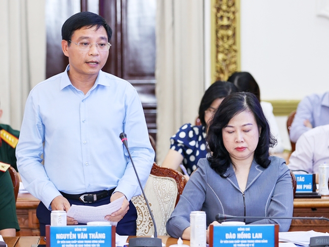 Bộ trưởng Giao thông vận tải Nguyễn Văn Thắng cho biết, Thành phố còn nhiều tiềm năng lợi thế để khai thác, hoàn thiện kết cấu hạ tầng. (Ảnh: VGP/Nhật Bắc)