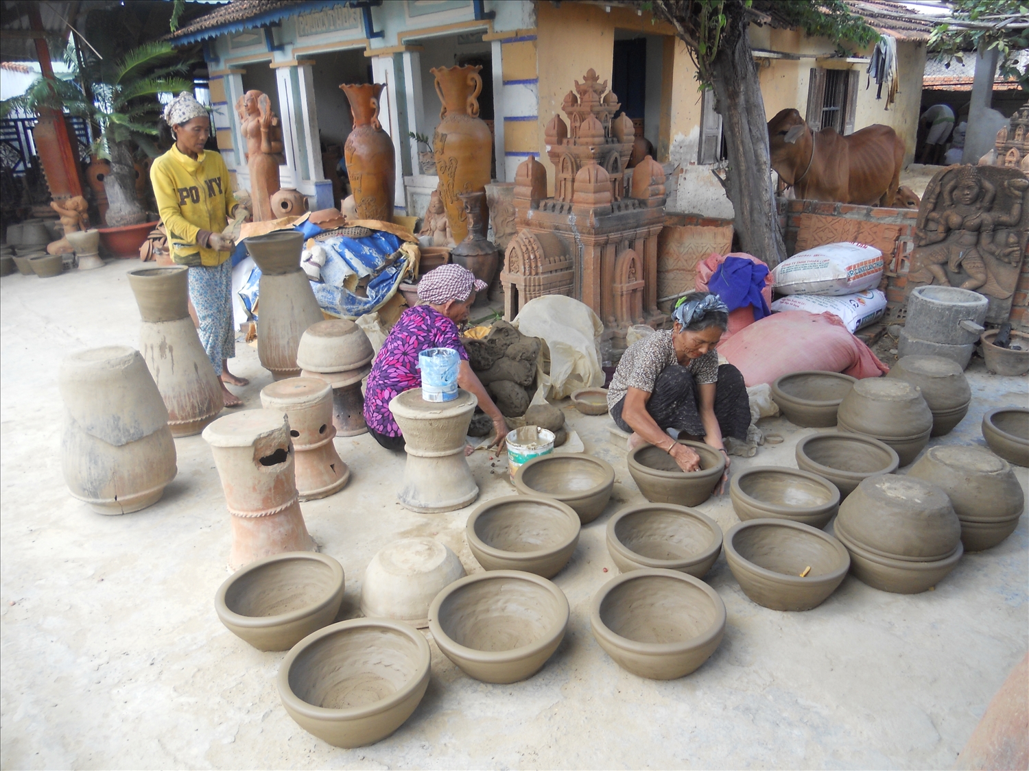 Nghề làm gốm truyền thống của người Chăm Ninh Thuận