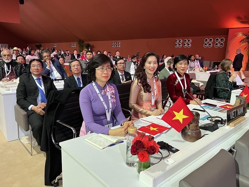 Đoàn Việt Nam tại kỳ họp lần thứ 17 của Ủy ban liên chính phủ Công ước 2003 về bảo vệ di sản văn hóa phi vật thể.