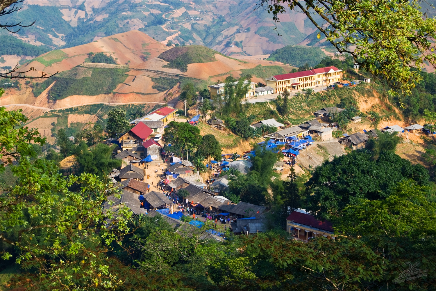 Một góc bản làng vùng cao Hà Giang hôm nay