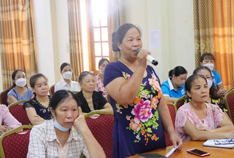 Hội viên phụ nữ tham gia Hội nghị tuyên truyền, đối thoại chính sách BHXH, BHYT