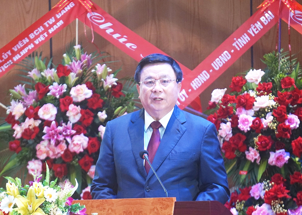 Ủy viên Bộ Chính trị, Chủ tịch Hội đồng Lý luận Trung ương, Giám đốc Học viện Chính trị Quốc gia Hồ Chí Minh Nguyễn Xuân Thắng phát biểu tại buổi lễ
