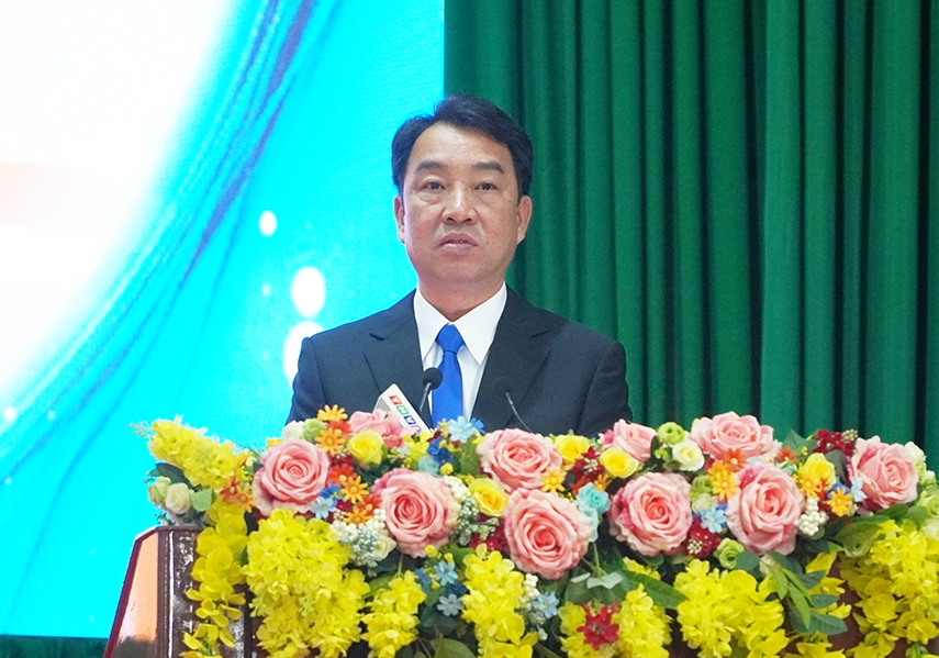 Ông Lữ Quang Ngời - Chủ tịch UBND tỉnh Vĩnh Long phát biểu khai mạc Hội nghị