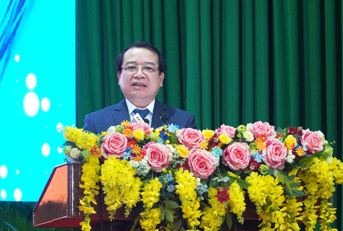 Ông Hà Văn Siêu - Phó Tổng Cục trưởng Tổng Cục Du lịch phát biểu tại Hội nghị
