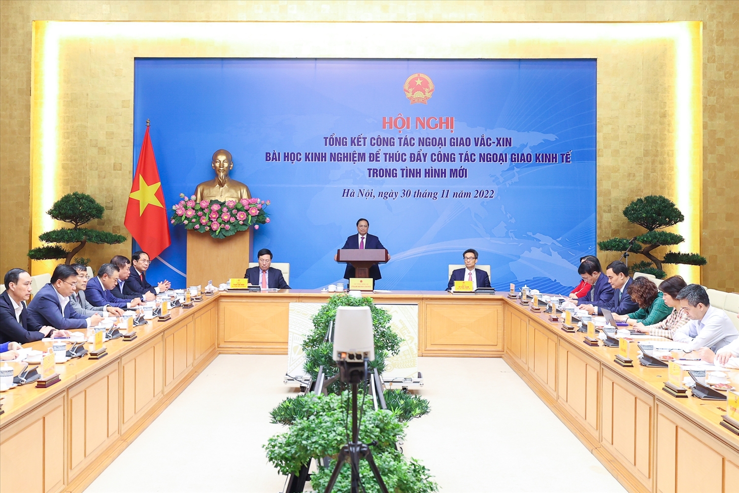 Thủ tướng Phạm Minh Chính chủ trì Hội nghị tổng kết công tác ngoại giao vaccine - Ảnh: VGP/Nhật Bắc