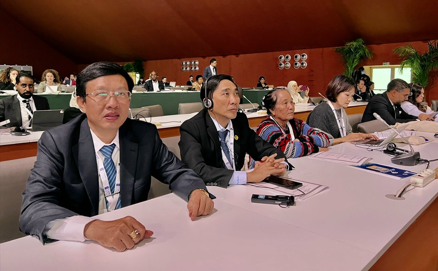 Đoàn công tác tỉnh Ninh Thuận tại phiên họp của Ủy ban Liên chính phủ Công ước 2003 về bảo vệ di sản văn hóa phi vật thể lần thứ 17 của UNESCO