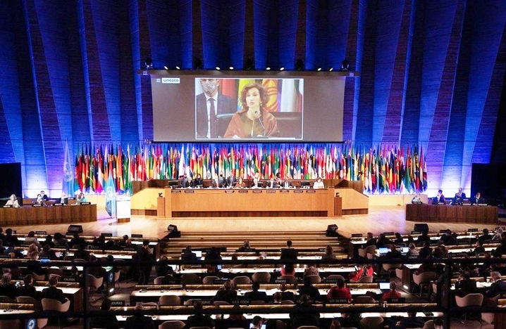 Toàn cảnh kỳ họp Đại hội đồng UNESCO lần thứ 41 - nơi UNESCO đã thông qua danh sách các Danh nhân văn hóa và sự kiện lịch sử niên khóa 2022 - 2023 để UNESCO cùng vinh danh và tham gia kỷ niệm năm sinh, năm mất, trong đó có nữ sĩ Hồ Xuân Hương. (Ảnh tư liệu) 