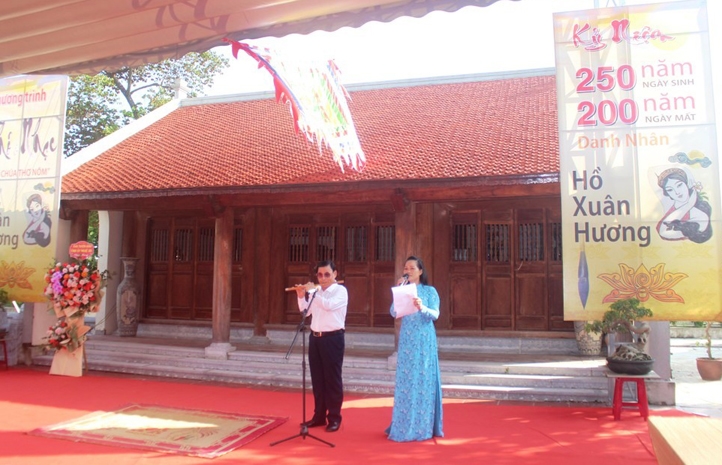 Chương trình thơ, nhạc Kỷ niệm 250 năm sinh và 200 năm mất Danh nhân Hồ Xuân Hương tại xã Quỳnh Đôi, huyện Quỳnh Lưu